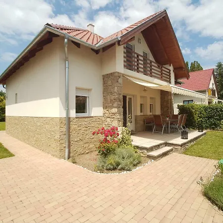 Balaton Breeze - Biró Tours 45 Apartman *